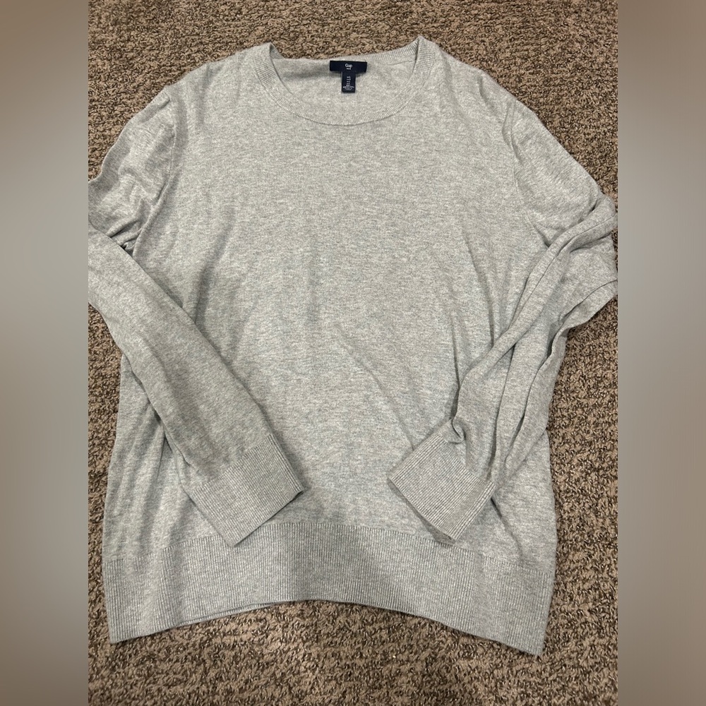 Men’s light gray sweater size large.